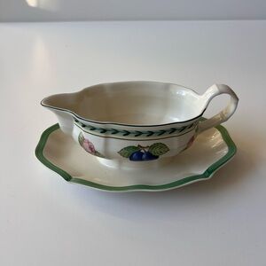 Villeroy & Boch Gravy Boat with Underplate French Garden Fleurence